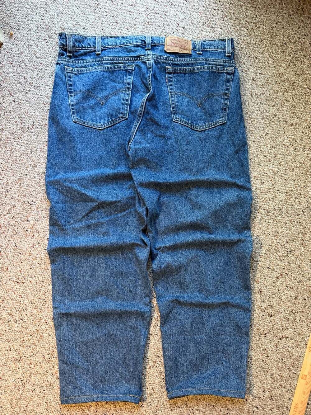 Vintage Levi's 550 Relaxed Fit Tapered Leg Made in USA Jeans W42 L30